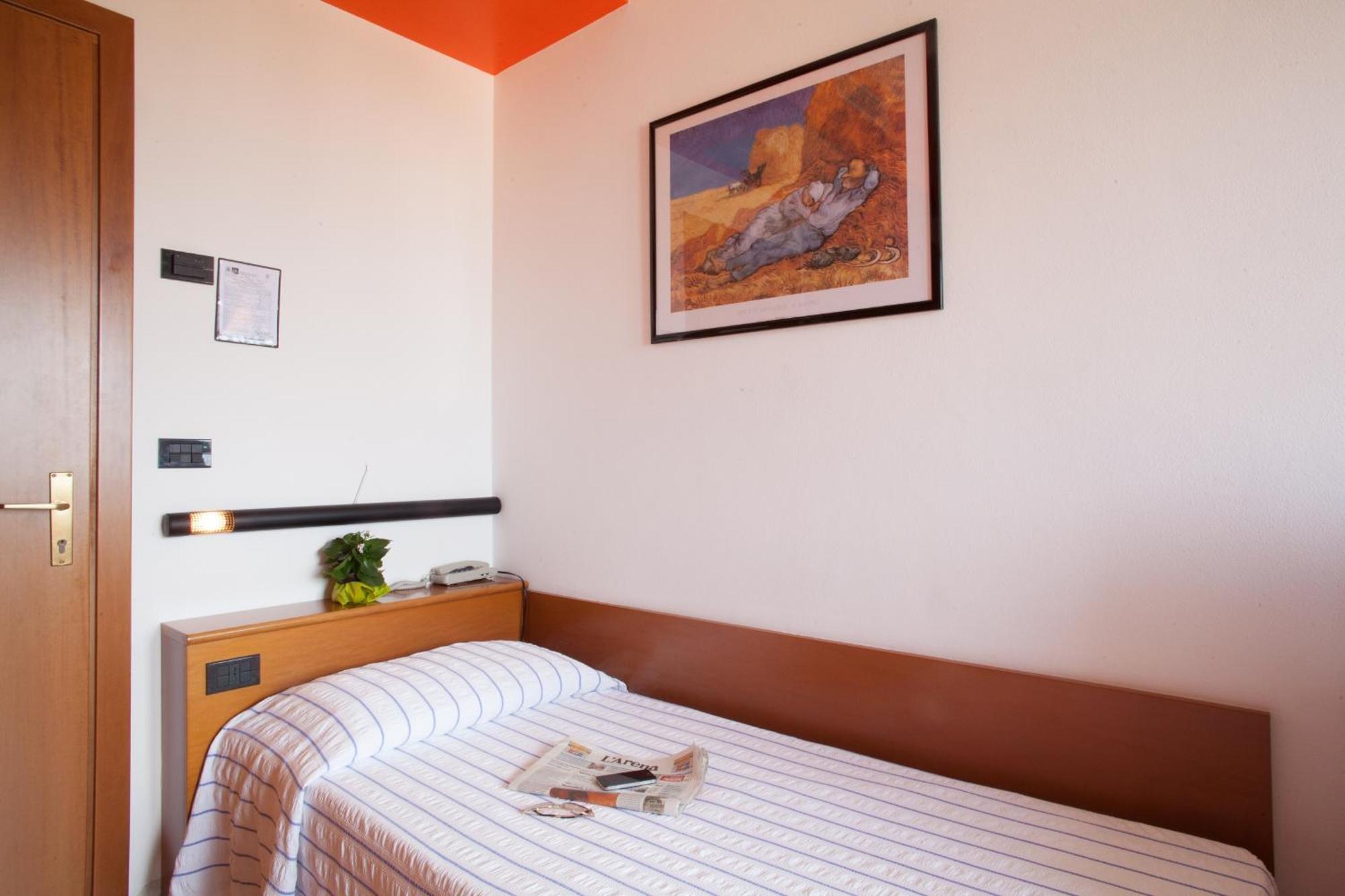 Hotel Pace トッリ・デル・ベーナコ エクステリア 写真